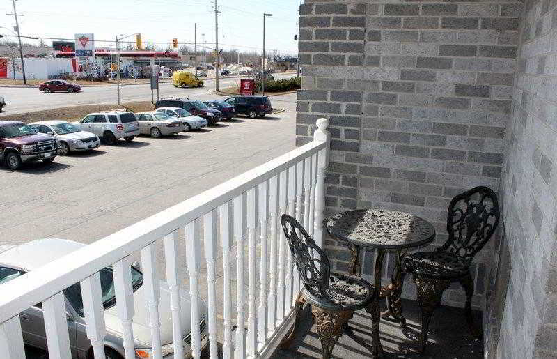 Best Western Smiths Falls Hotel Εξωτερικό φωτογραφία